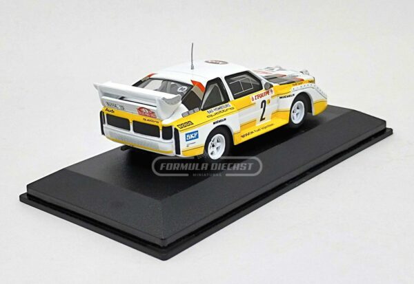 Miniatura de carro Audi Quattro Sport E2 "Night Version" #2 Röhrl/Geistdörfer, 4º lugar Rallye Monte Carlo 1986, escala 1:43, marca CMR