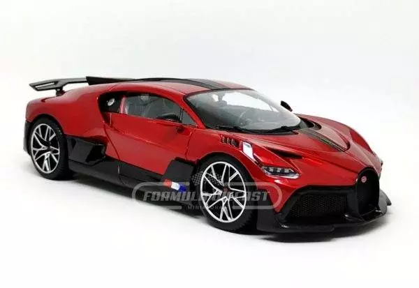 Miniatura de carro Bugatti Divo 2018, Vermelho/Preto, escala 1:18, marca Bburago