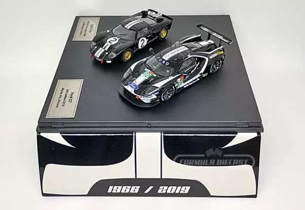 Miniatura de carro Ford GT40 MK II #2 1966 + Ford GT EcoBoost #66, 24h Le Mans 2019, escala 1:43, marca IXO