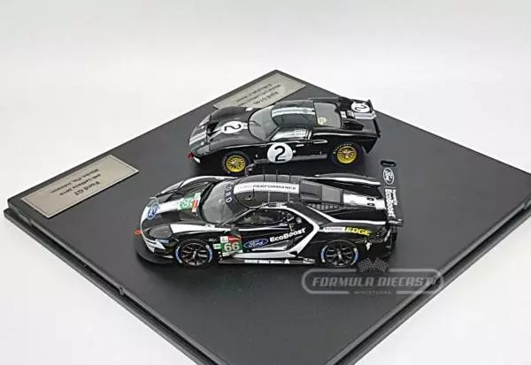 Miniatura de carro Ford GT40 MK II #2 1966 + Ford GT EcoBoost #66, 24h Le Mans 2019, escala 1:43, marca IXO