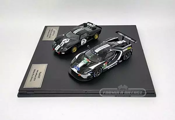 Miniatura de carro Ford GT40 MK II #2 1966 + Ford GT EcoBoost #66, 24h Le Mans 2019, escala 1:43, marca IXO