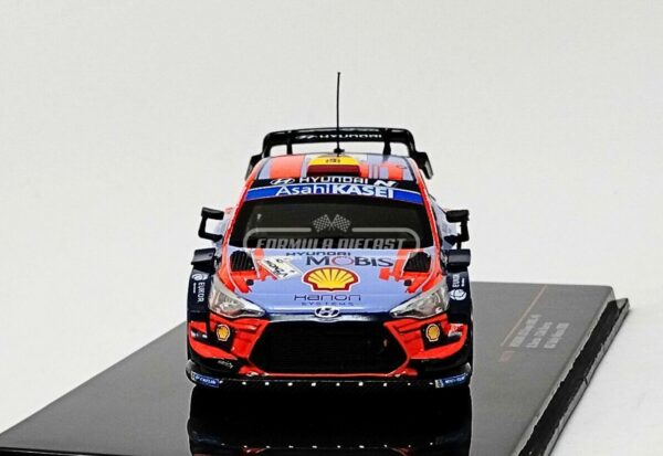 Miniatura de carro Hyundai i20 Coupe WRC #6 Sordo/Del Barrio, 3º lugar ACI Rally Monza 2020, escala 1:43, marca IXO