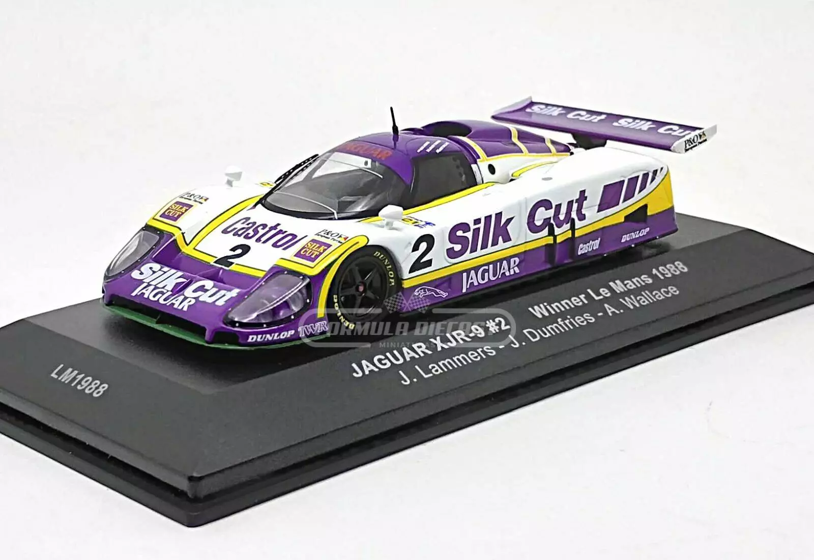 Miniatura de carro Jaguar XJR-9 #2 Lammers/Dumfries/Wallace, Vencedor 24h Le Mans 1988, escala 1:43, marca IXO