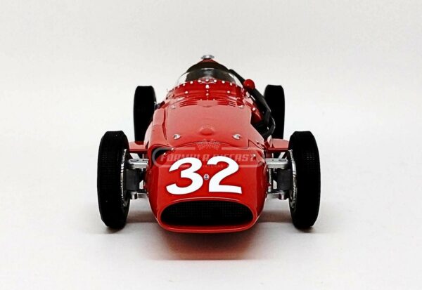 Miniatura de carro Maserati 250F #32 J.M.Fangio, Vencedor GP de Mônaco, Campeão Mundial F1 1957, escala 1:18, marca CMR