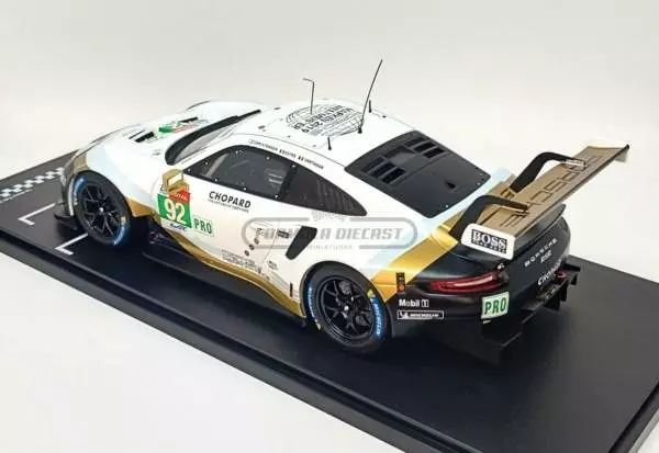 Miniatura de carro Porsche 911 (991) RSR #92 - Porsche GT Team - 24h Le Mans 2019, escala 1:18, marca IXO