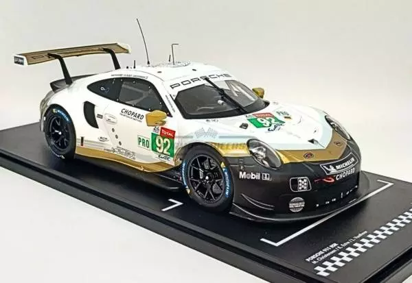 Miniatura de carro Porsche 911 (991) RSR #92 - Porsche GT Team - 24h Le Mans 2019, escala 1:18, marca IXO