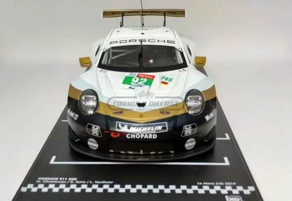 Miniatura de carro Porsche 911 (991) RSR #92 - Porsche GT Team - 24h Le Mans 2019, escala 1:18, marca IXO