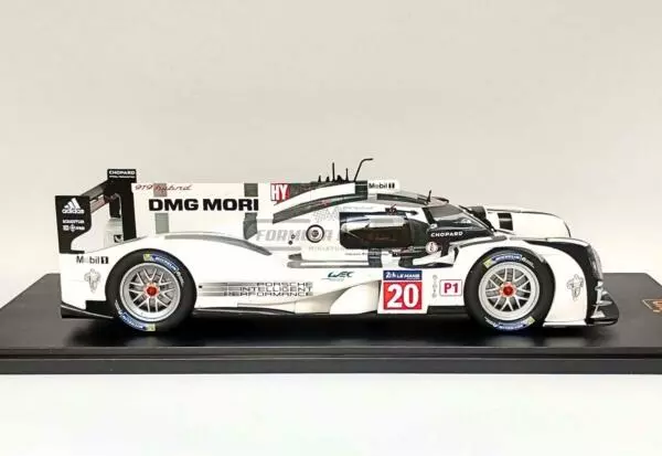 Miniatura de carro Porsche 919 Hybrid #20 Bernhard/Webber/Hartley, 24h Le Mans 2014, escala 1:18, marca IXO