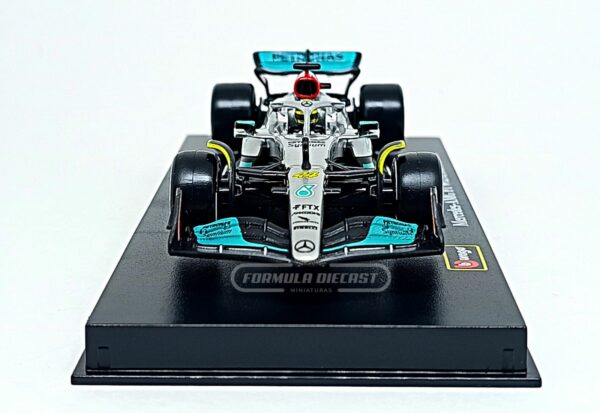 Miniatura de carro Mercedes-AMG F1 W13 E Performance - Lewis Hamilton, F1 2022, escala 1:43, marca Bburago