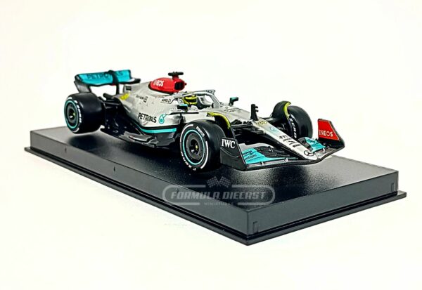 Miniatura de carro Mercedes-AMG F1 W13 E Performance - Lewis Hamilton, F1 2022, escala 1:43, marca Bburago