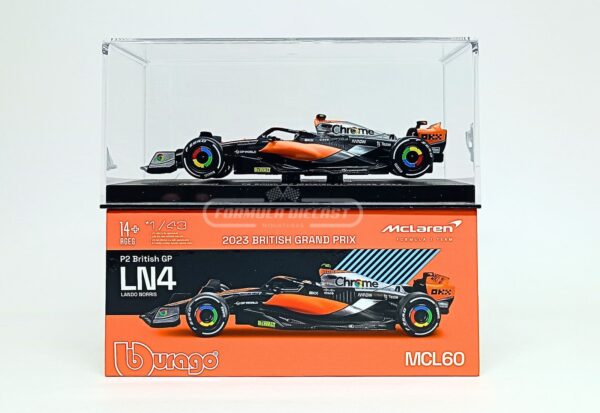 Miniatura de carro McLaren MCL60 #4 L. Norris (c/ piloto), F1 2023, escala 1:43, marca Bburago