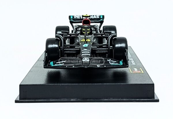 Miniatura de carro Mercedes-AMG F1 W14 #44 L. Hamilton (c/ piloto), F1 2023, escala 1:43, marca Bburago