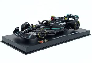 Miniatura de carro Mercedes-AMG F1 W14 #44 L. Hamilton (c/ piloto), F1 2023, escala 1:43, marca Bburago