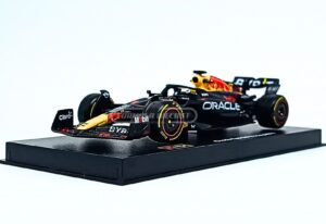 Miniatura de carro Red Bull RB19 #1 M. Verstappen (c/ piloto), Campeão Mundial F1 2023, escala 1:43, marca Bburago