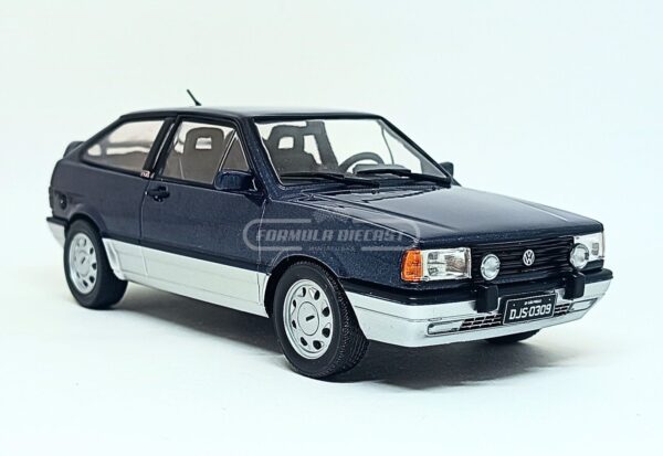 Miniatura de carro VW GOL GTI 1989, escala 1:24, marca California Classics