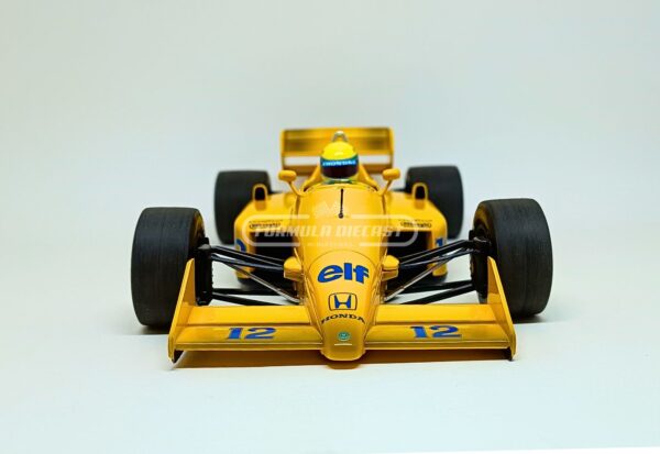 Miniatura de carro Lotus Honda 99T #12 Ayrton Senna - F1 1987, escala 1:18, marca Minichamps