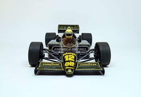 Miniatura de carro Lotus Renault 98T #12 Ayrton Senna - F1 1986, escala 1:18, marca Minichamps