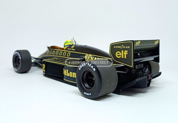 Miniatura de carro Lotus Renault 98T #12 Ayrton Senna - F1 1986, escala 1:18, marca Minichamps