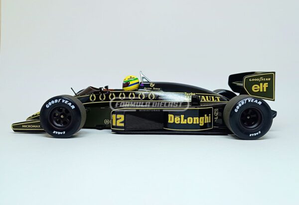 Miniatura de carro Lotus Renault 98T #12 Ayrton Senna - F1 1986, escala 1:18, marca Minichamps