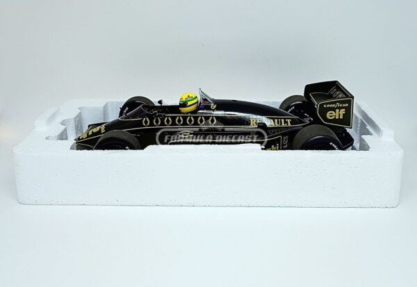 Miniatura de carro Lotus Renault 98T #12 Ayrton Senna - F1 1986, escala 1:18, marca Minichamps