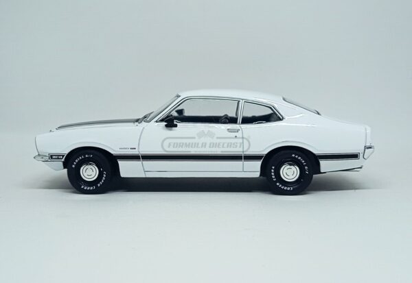 Miniatura de carro Ford Maverick GT 1974, escala 1:24, marca California Classics