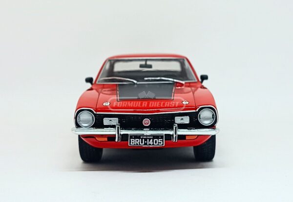 Miniatura de carro Ford Maverick GT 1974, escala 1:24, marca California Classics