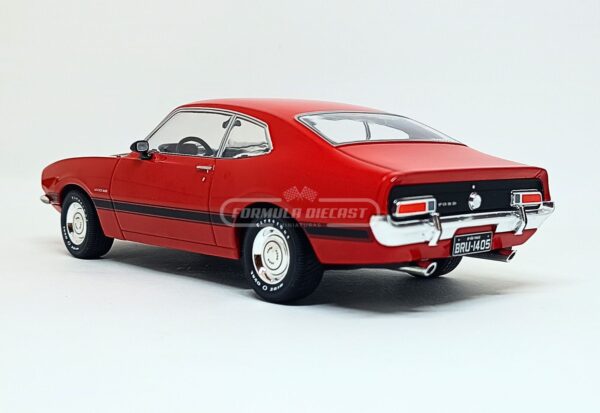 Miniatura de carro Ford Maverick GT 1974, escala 1:24, marca California Classics