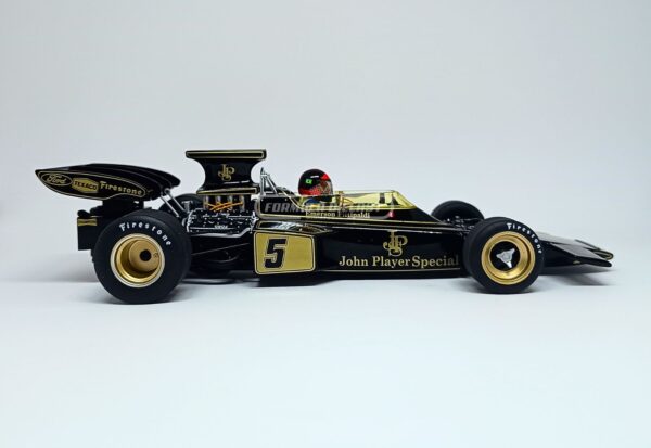 Miniatura de carro Lotus JPS 72D #5 E. Fittipaldi, GP da Espanha, Campeão Mundial F1 1972, escala 1:18, marca MCG