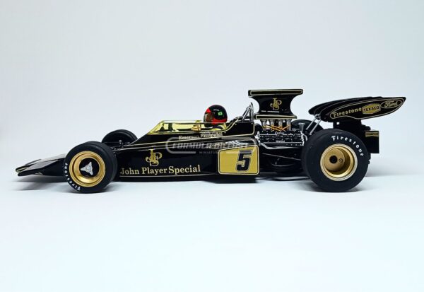 Miniatura de carro Lotus JPS 72D #5 E. Fittipaldi, GP da Espanha, Campeão Mundial F1 1972, escala 1:18, marca MCG