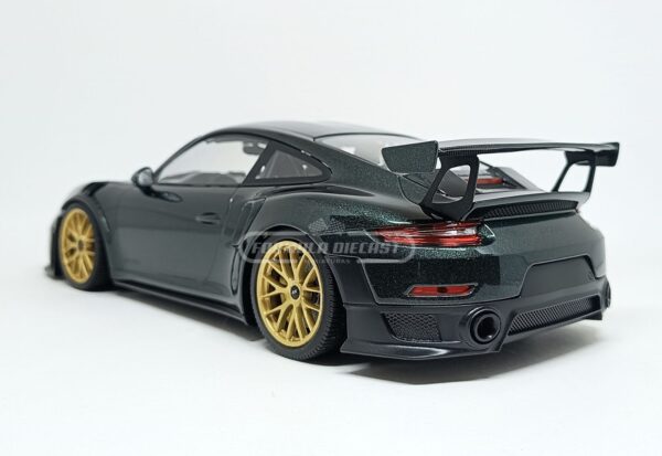 Miniatura de carro Porsche 911 (991.2) GT2 RS Weissach Package 2018 - British racing green - Ed. Limitada: 300 pçs, escala 1:18, marca Minichamps