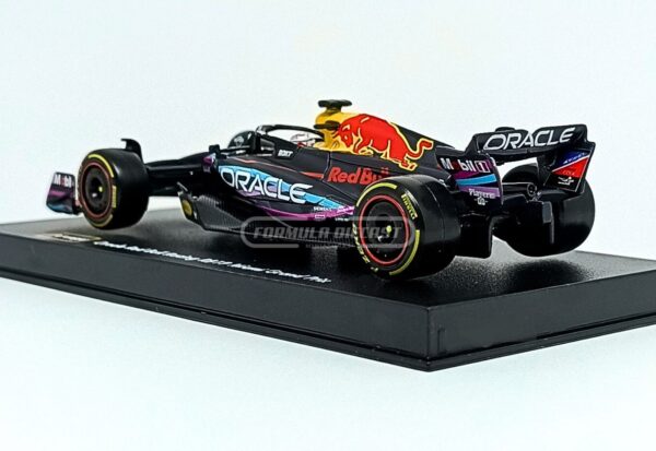 Miniatura de carro Red Bull RB19 #1 M. Verstappen (c/ piloto), GP de Miami, Campeão Mundial F1 2023, escala 1:43, marca Bburago