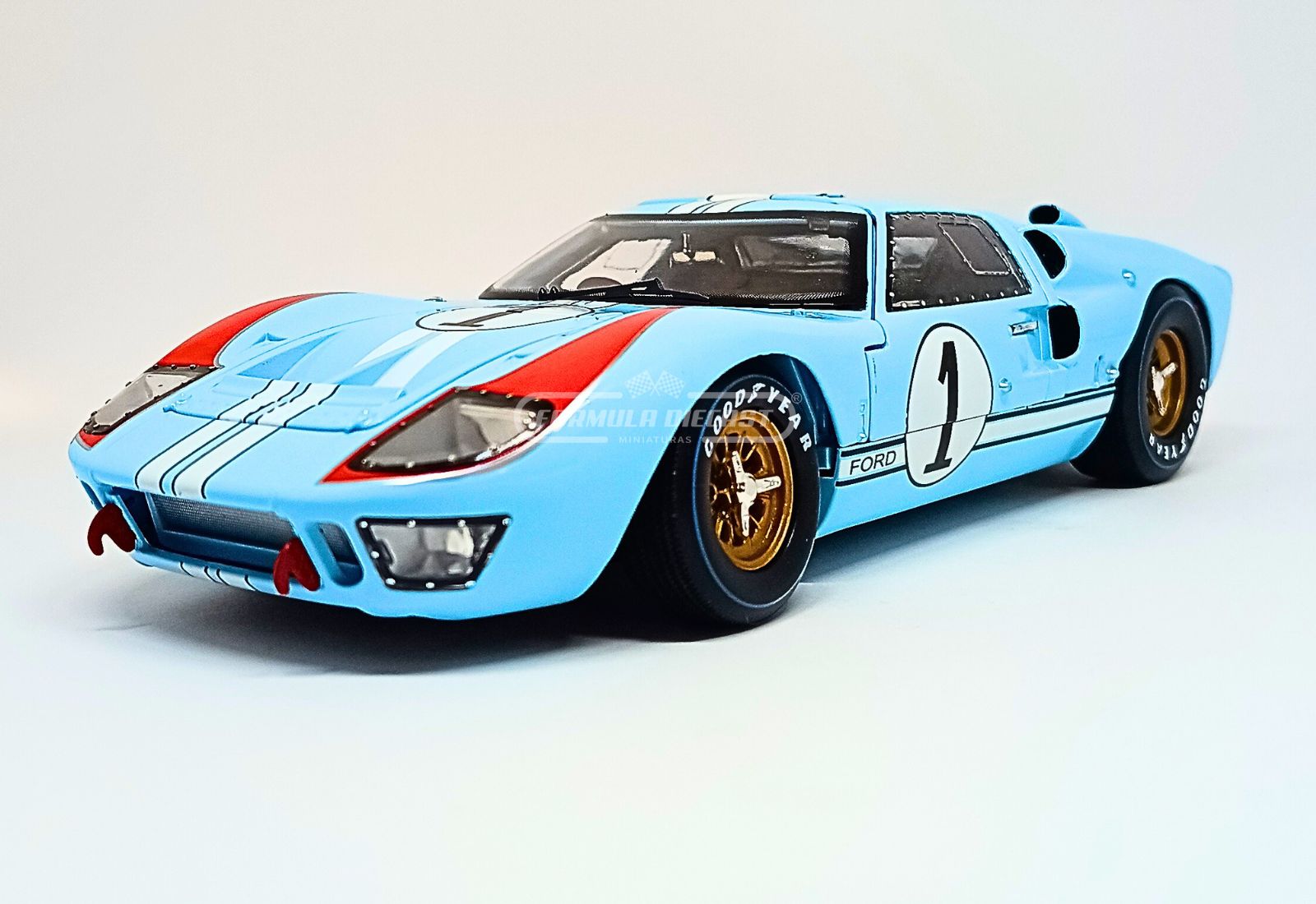 Miniatura de carro Ford GT40 MK II #1 Ken Miles/Denny Hulme, 2º lugar 24h Le Mans 1966, escala 1:18, marca Shelby Collectibles