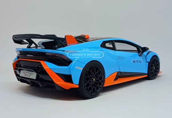 Miniatura de carro Lamborghini Huracan STO 2023, escala 1:18, marca Rastar