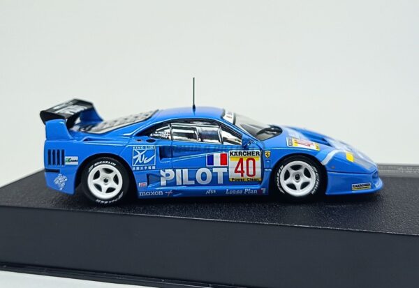 Miniatura de carro Ferrari F40 Competizione #40 M. Ferté/O. Thévenin, vencedor das 4h de Anderstorp 1995, escala 1:43, marca Altaya