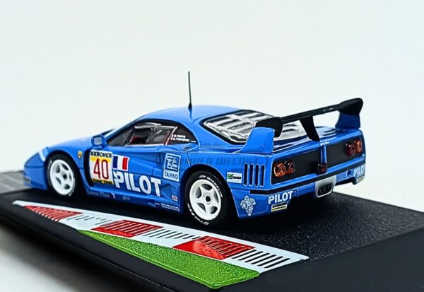 Miniatura de carro Ferrari F40 Competizione #40 M. Ferté/O. Thévenin, vencedor das 4h de Anderstorp 1995, escala 1:43, marca Altaya