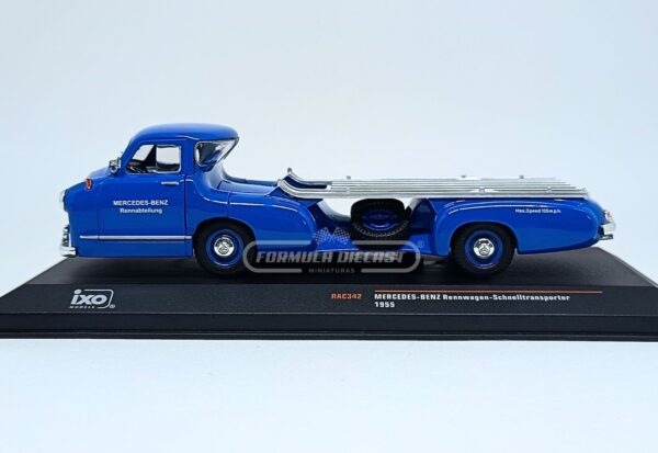 Miniatura do transportador de carros de corrida Mercedes-Benz "Blue Wonder" 1955, escala 1:43, marca IXO