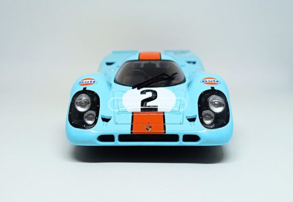 Miniatura de carro Porsche Gulf 917K #2 P. Rodriguez/L.Kinnunen/B. Redman, vencedor das 24h Daytona 1970, escala 1:18, marca CMR