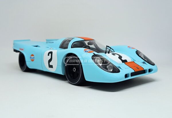 Miniatura de carro Porsche Gulf 917K #2 P. Rodriguez/L.Kinnunen/B. Redman, vencedor das 24h Daytona 1970, escala 1:18, marca CMR