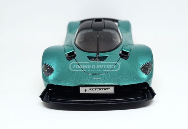 Miniatura de carro Aston Martin Valkyrie 2022, cor verde metálico, escala 1:18, marca Maisto