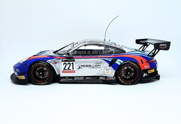 Miniatura de carro Porsche 911 GT3 R #221 GPX Martini Racing, 24h Spa 2022, escala 1:18, marca IXO