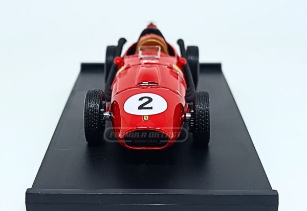 Miniatura de carro Ferrari D246 #2 M.Hawthorn, GP Inglaterra, Campeão Mundial F1 1958, escala 1:43, marca Brumm