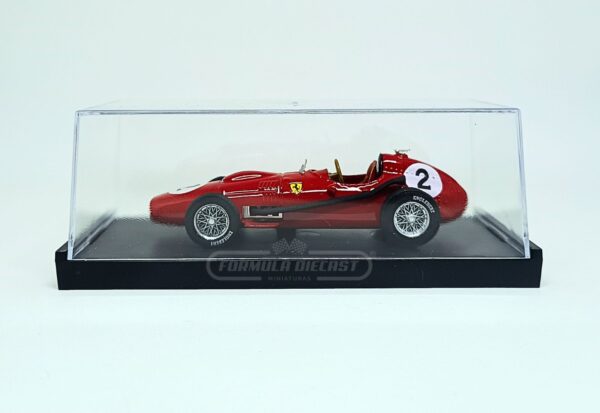 Miniatura de carro Ferrari D246 #2 M.Hawthorn, GP Inglaterra, Campeão Mundial F1 1958, escala 1:43, marca Brumm