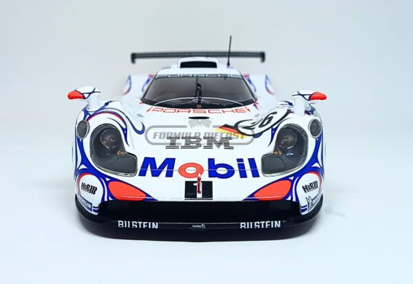 Miniatura de carro Porsche 911 GT1 #26 pilotado por McNish, Aiello e Ortelli, vencedor das 24h de Le Mans 1998, escala 1:18, marca Werk83