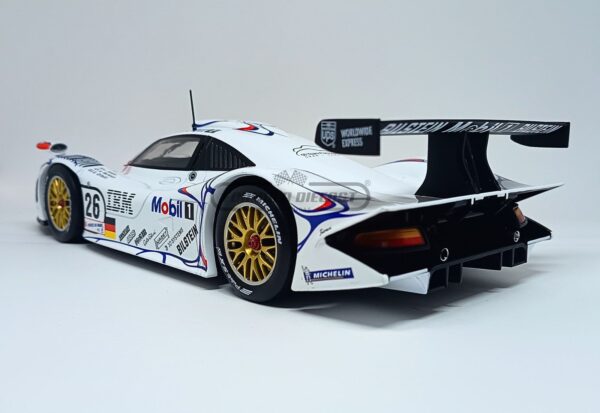 Miniatura de carro Porsche 911 GT1 #26 pilotado por McNish, Aiello e Ortelli, vencedor das 24h de Le Mans 1998, escala 1:18, marca Werk83