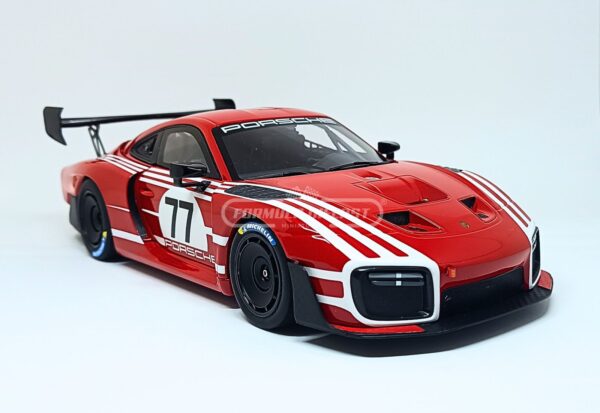 Miniatura de carro Porsche 935/19 #77, vermelho e branco, modelo 2019, escala 1:18, marca Minichamps