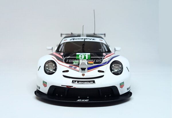 Miniatura de carro Porsche 911 RSR-19 #91 pilotado por Bruni e Lietz, LAST RACE WEC 2022, escala 1:18, marca IXO