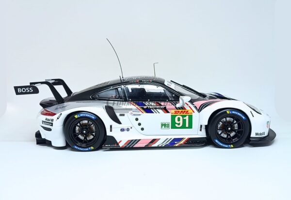 Miniatura de carro Porsche 911 RSR-19 #91 pilotado por Bruni e Lietz, LAST RACE WEC 2022, escala 1:18, marca IXO