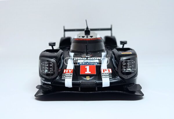 Miniatura de carro Porsche 919 Hybrid #1 pilotado por Bernhard, Hartley e Webber, 24h Le Mans 2016, escala 1:18, marca IXO