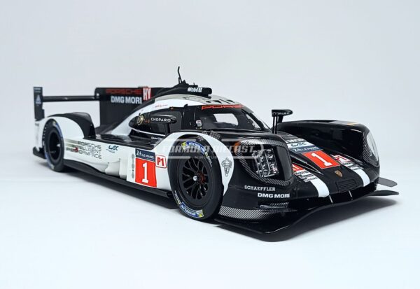 Miniatura de carro Porsche 919 Hybrid #1 pilotado por Bernhard, Hartley e Webber, 24h Le Mans 2016, escala 1:18, marca IXO