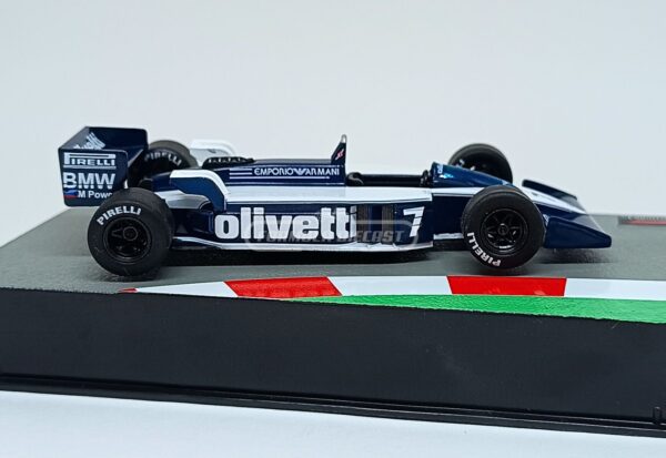 Miniatura de carro Brabham BMW BT55 #7 pilotado por Riccardo Patrese na temporada F1 1986, escala 1:43, marca Altaya